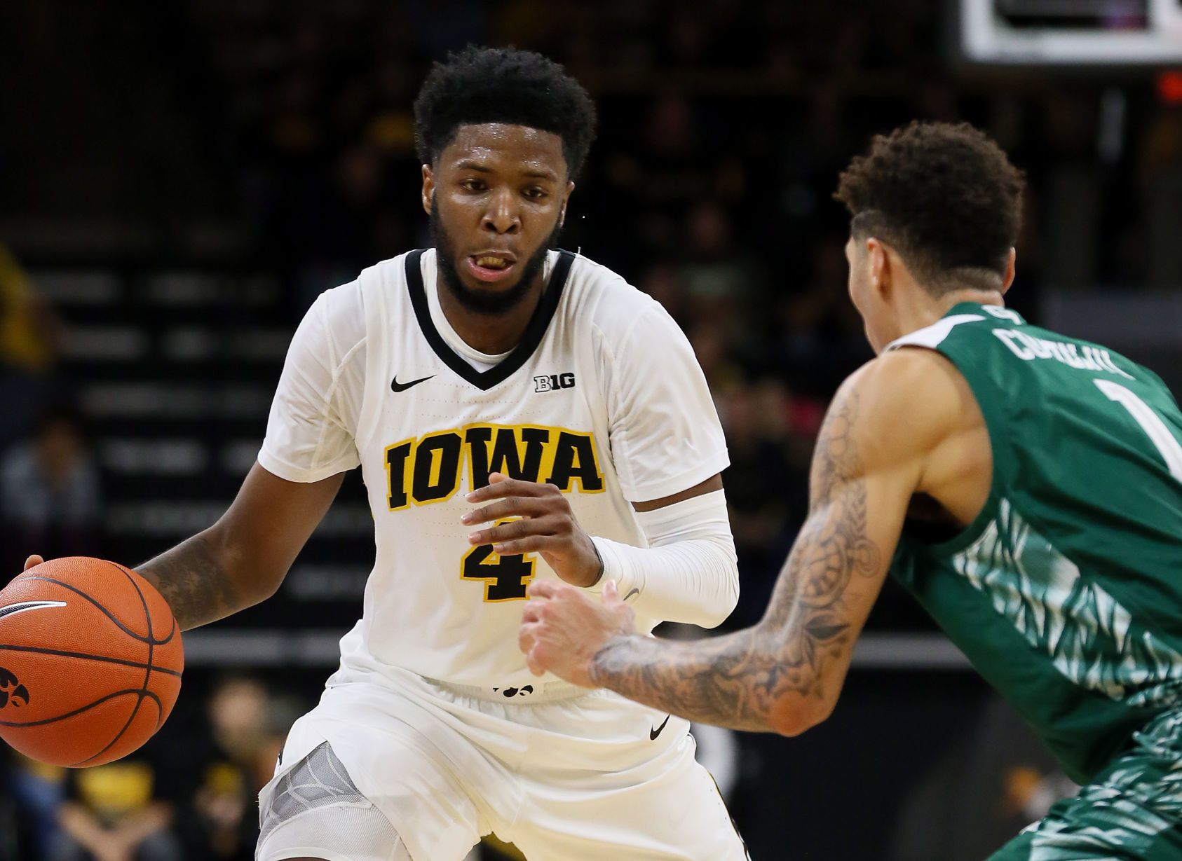 111118-Iowa-bb-009